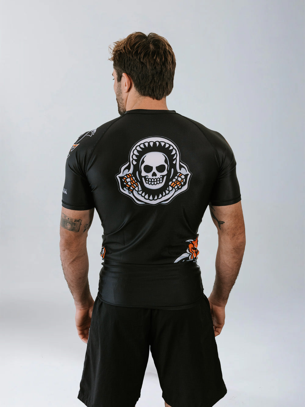 Rash Guard Shark Tank Manga Curta